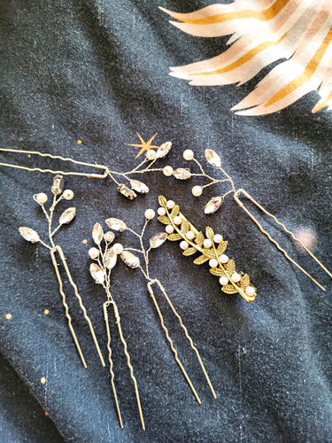 Assorted gold tone metal - assorted,