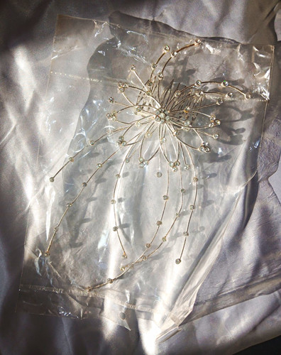 Silver tone metal crystal - silver,